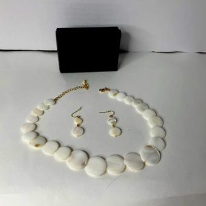 Avon Ocean Treasure Necklace Set 
With earrings